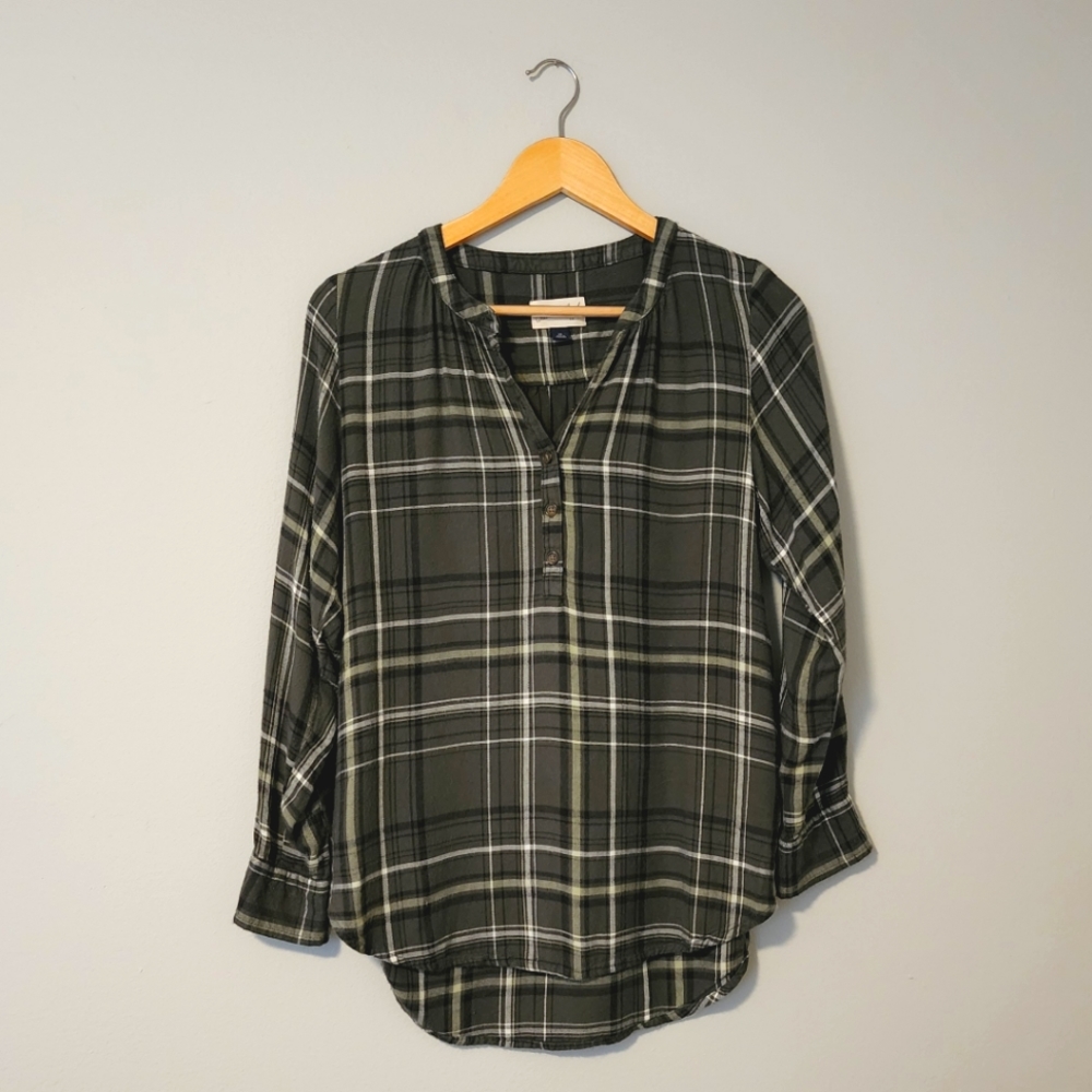 ✨2 for $5✨ Universal Threads Green Plaid Casual Top Size XS